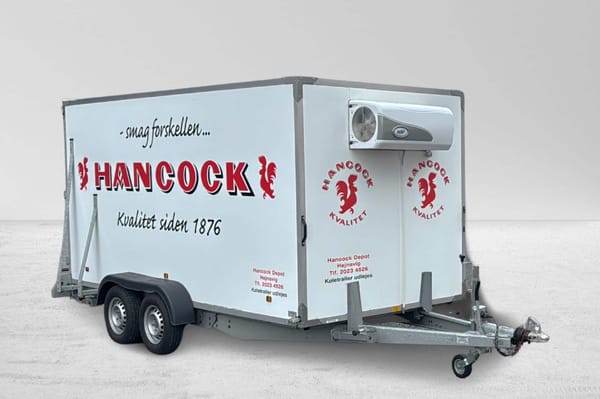 Billedtekst: Leje af køletrailer til fadøl og fustager i Fredericia og Middelfart Køletrailer til leje til opbevaring af kolde Hancock fustager i Fredericia og Middelfart
